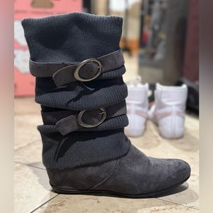 Women’s 8.5 Fur lined boots